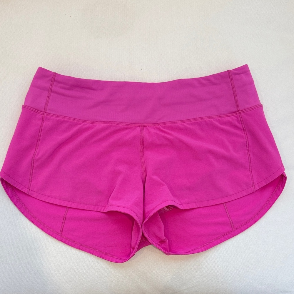 Lulu Lemon Speed Up 2.5in low rise short